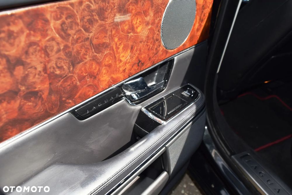 Jaguar XJ 3.0 D V6 Luxury - 26