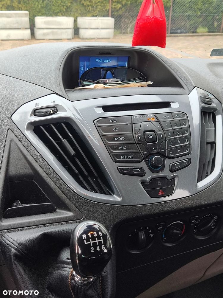 Ford Tourneo Custom - 9