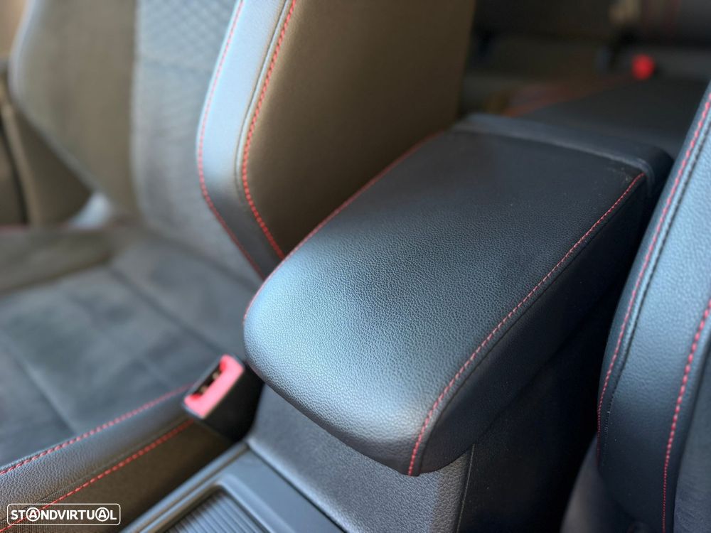 VW Golf 2.0 TSI GTI DSG Performance - 44