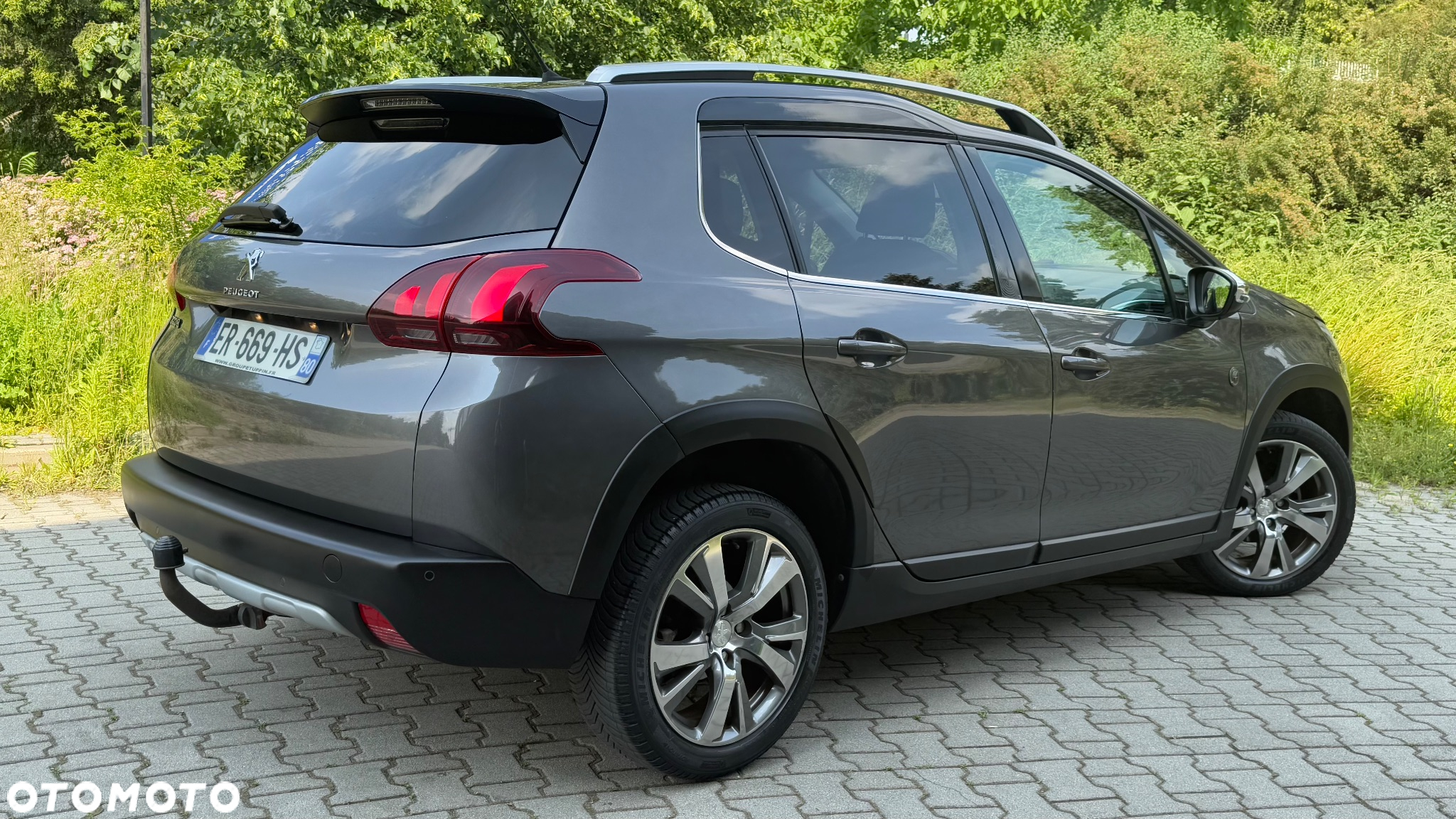 Peugeot 2008 1.6 BlueHDi Allure S&S - 16