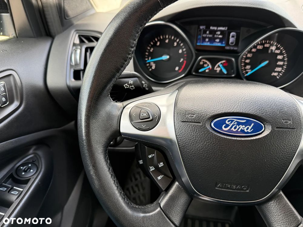 Ford Kuga 1.5 EcoBoost 2x4 Titanium - 14