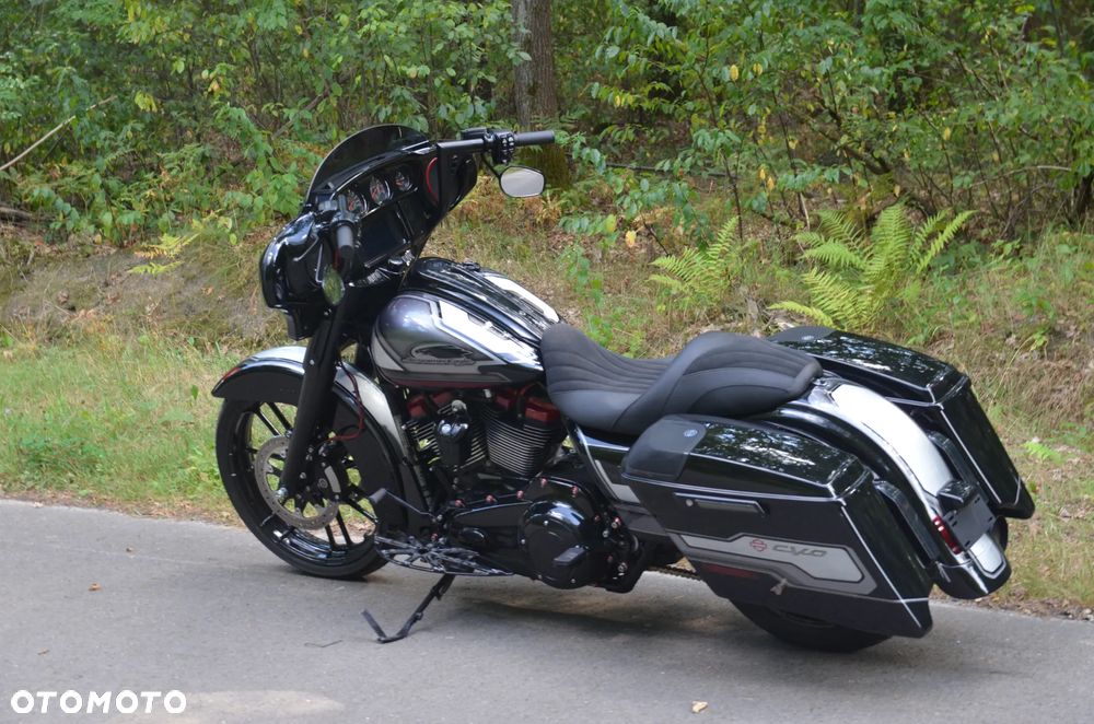 Harley-Davidson Touring Street Glide - 23