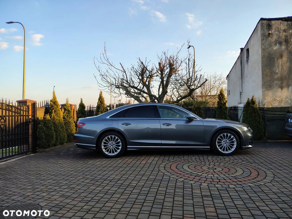 Audi A8 - 8