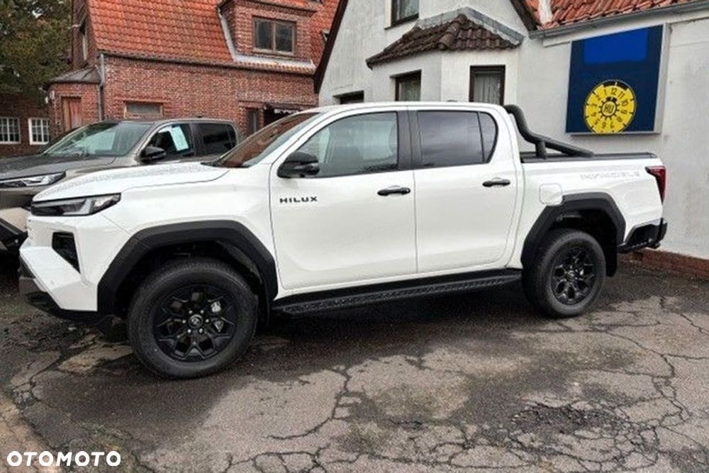 Toyota Hilux - 3