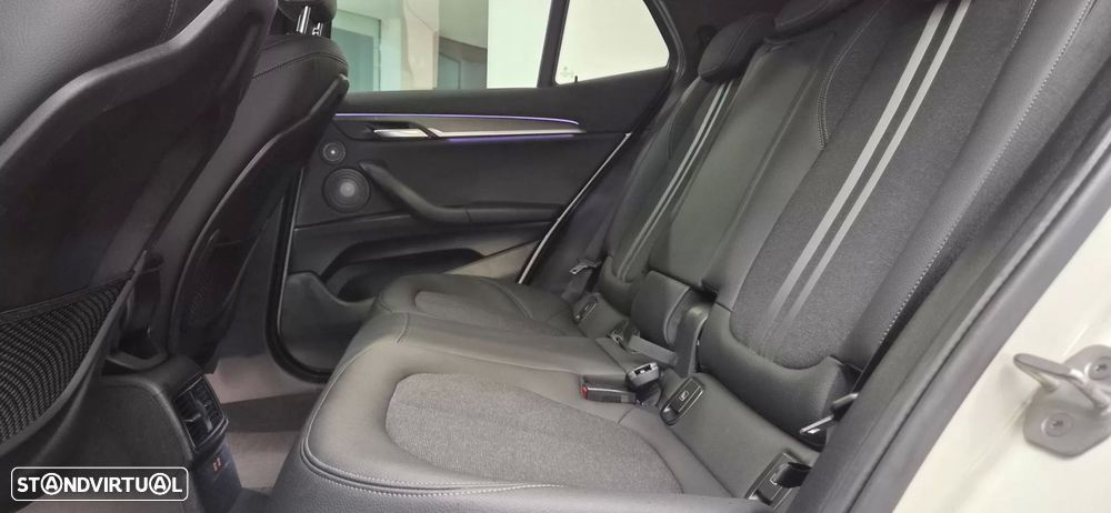 BMW X2 25 e xDrive Pack M - 38