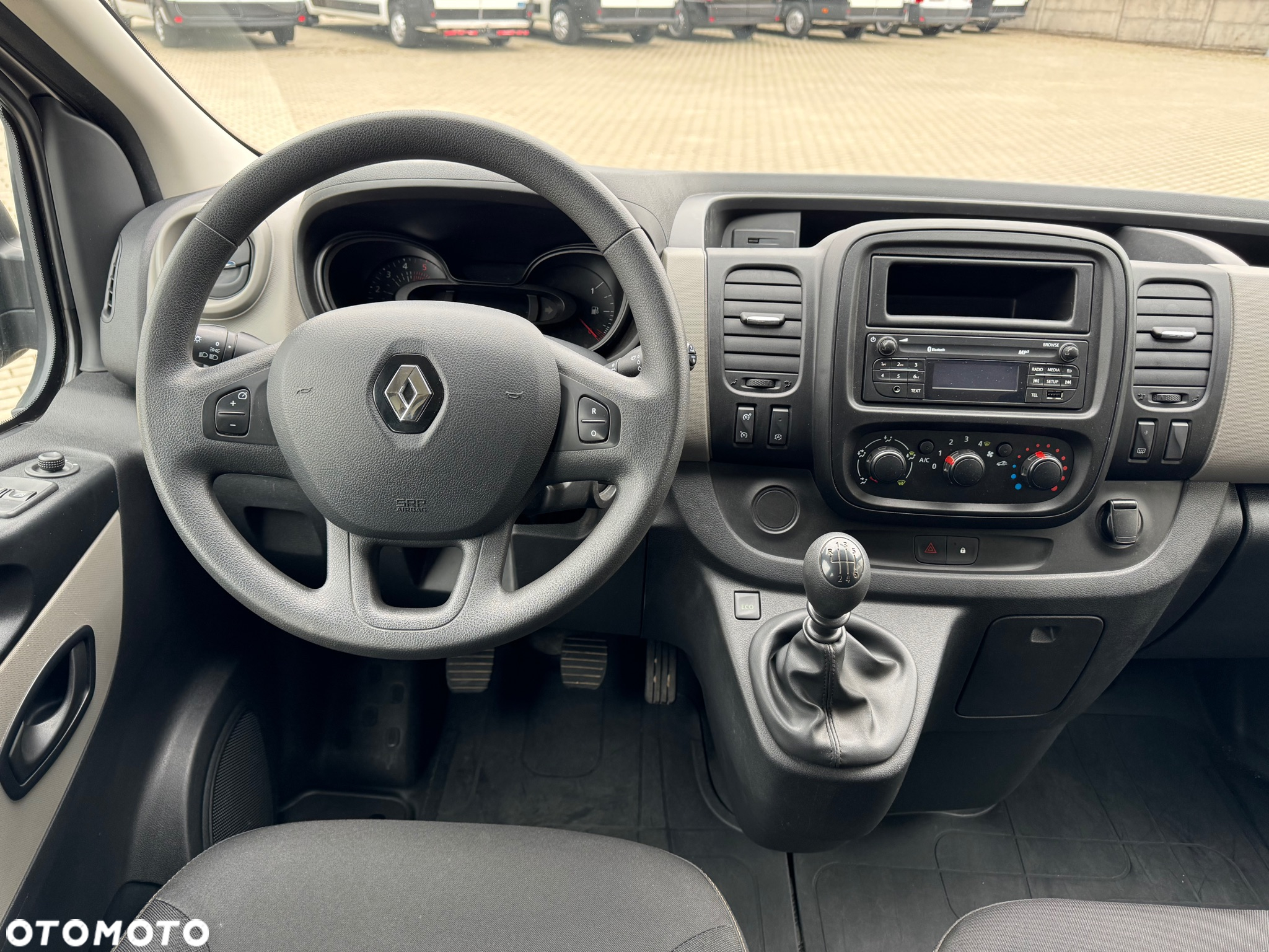 Renault Trafic Grand Passenger 2,9t Pack Clim - 16