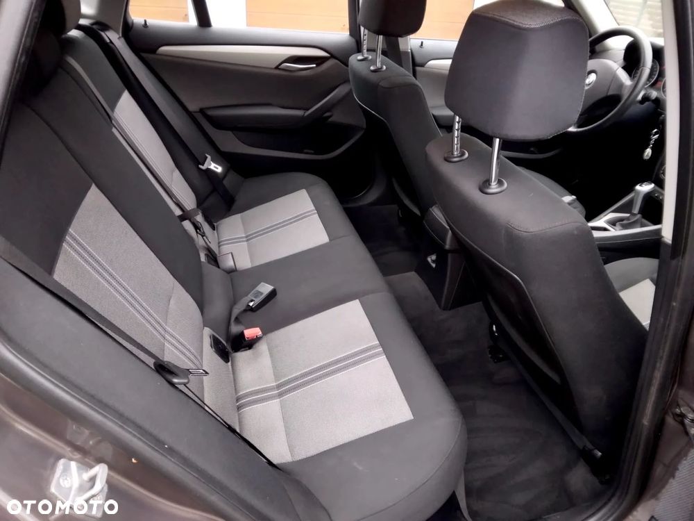 BMW X1 sDrive18i - 12