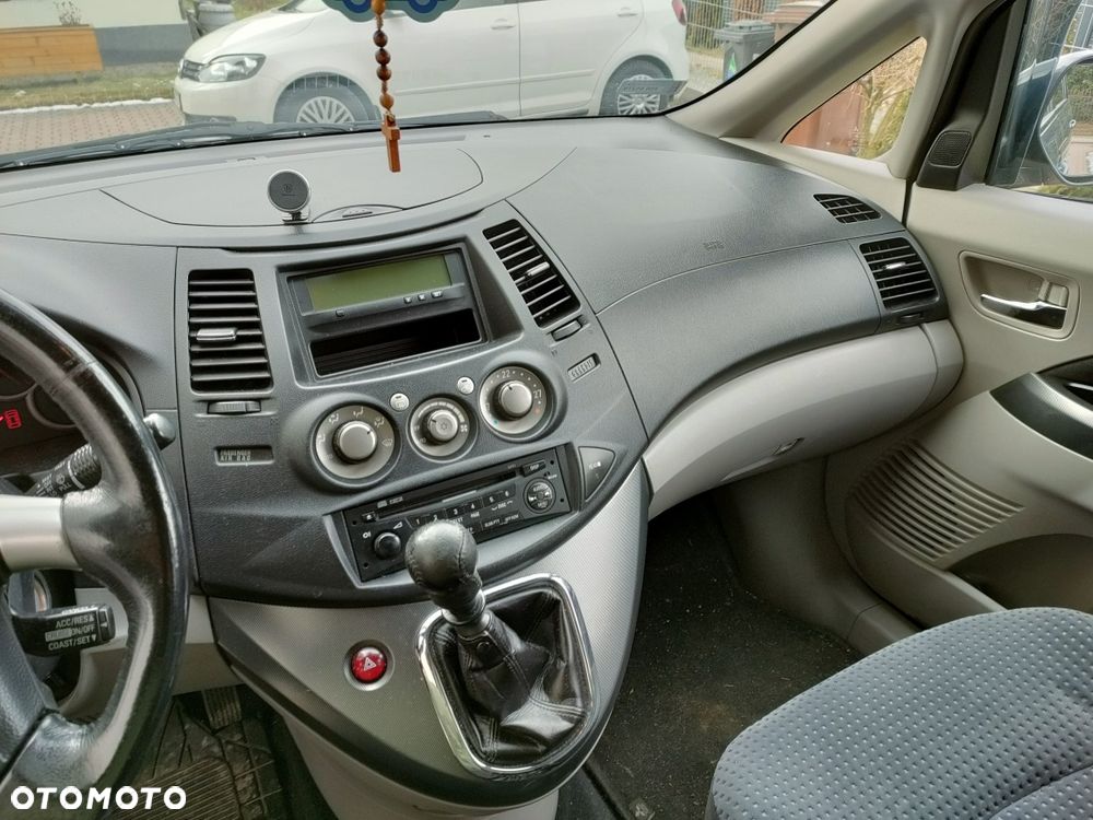 Mitsubishi Grandis - 6