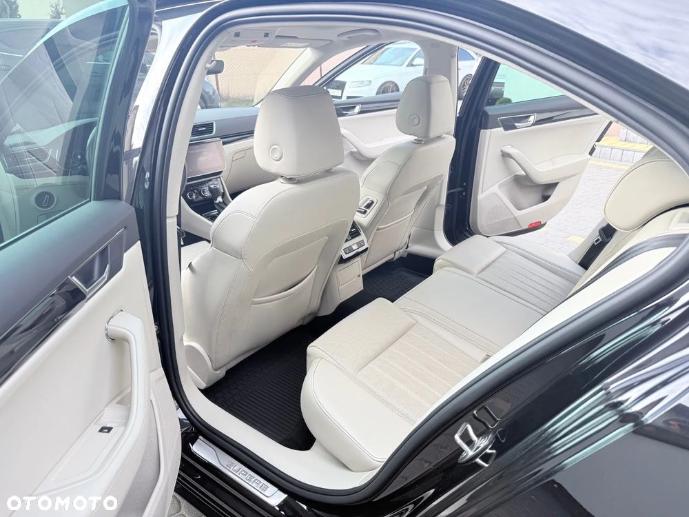 Skoda Superb 2.0 TDI SCR 4x4 L&K DSG - 19