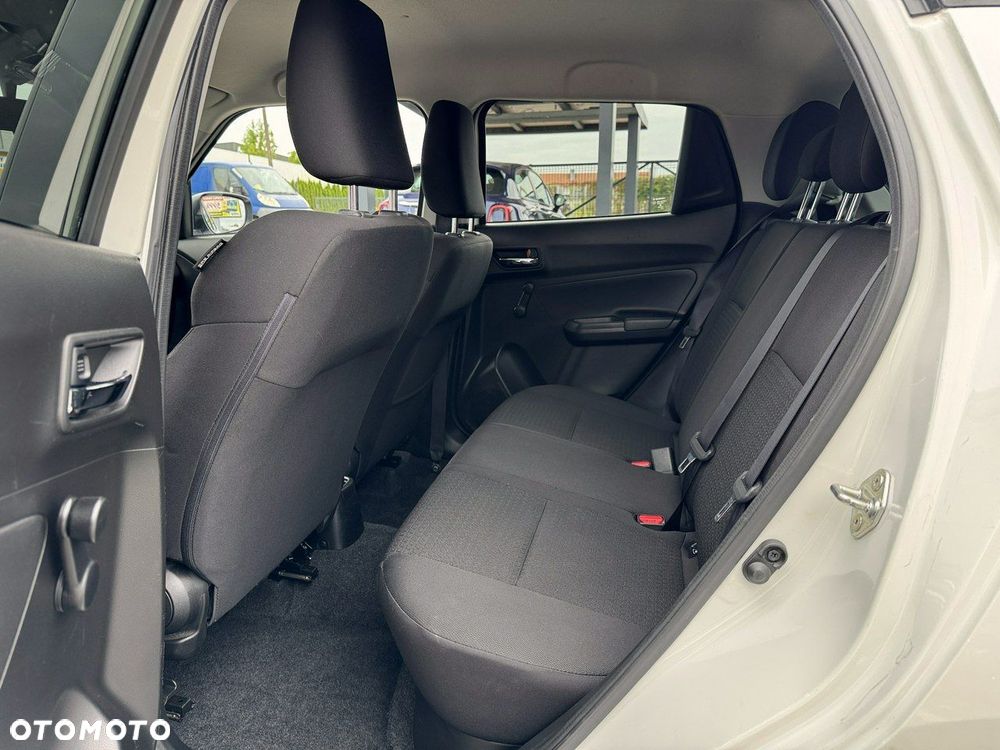 Suzuki Swift 1.2 Premium Plus CVT - 21