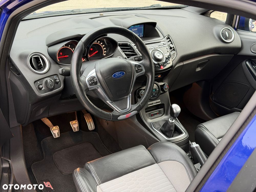 Ford Fiesta 1.6 EcoBoost ST - 28