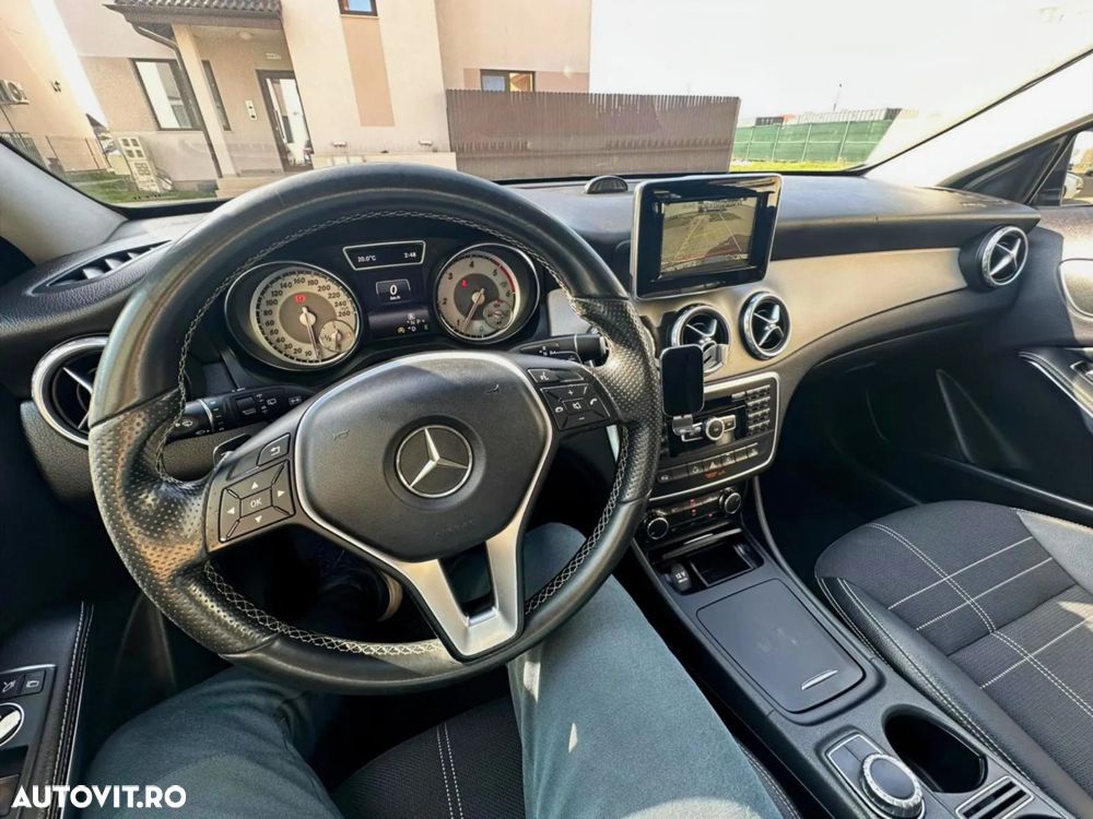 Mercedes-Benz GLA 220 d 4MATIC Aut. - 9
