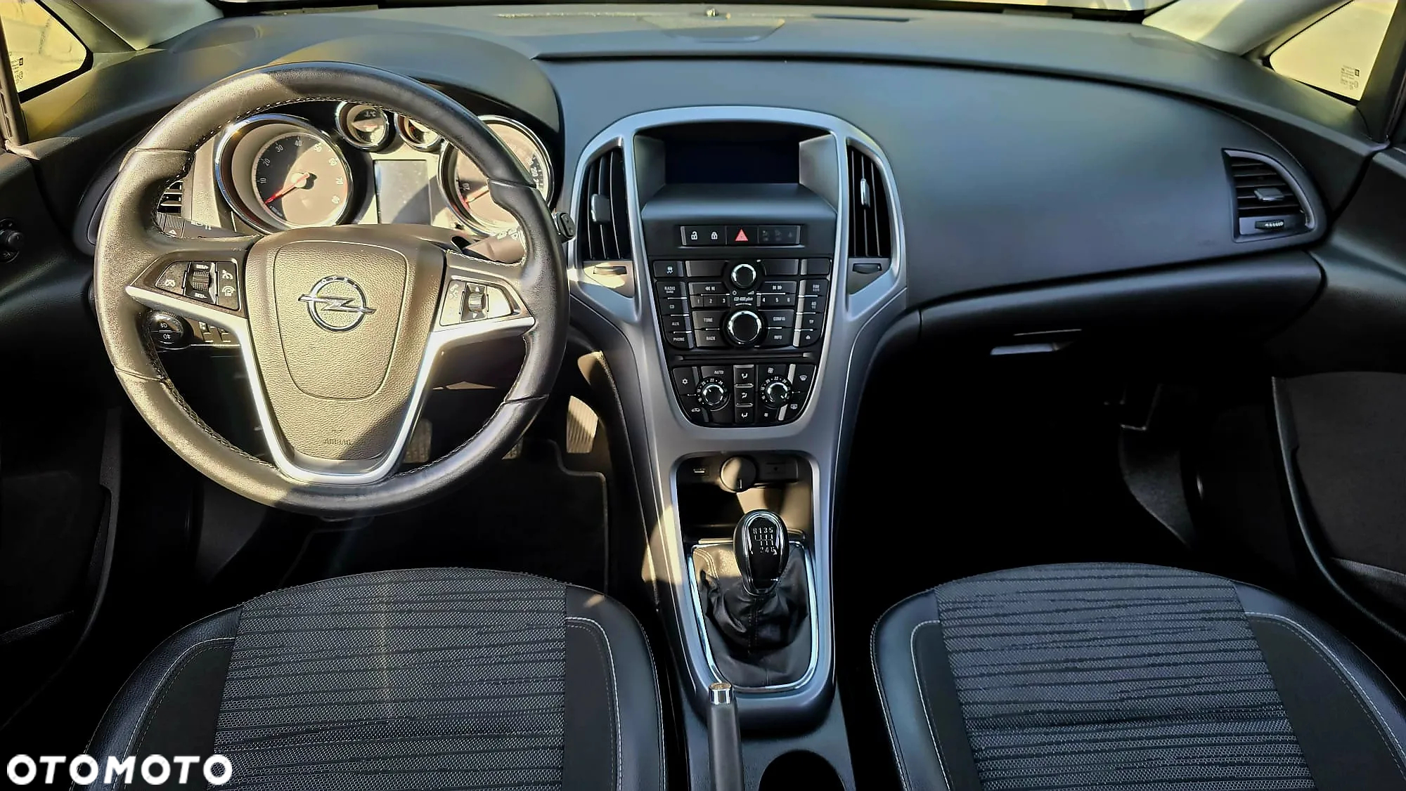 Opel Astra 1.4 Turbo Color Edition - 8