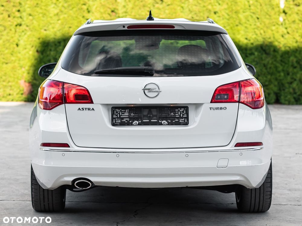 Opel Astra 1.6 T SIDI Cosmo S&S - 11