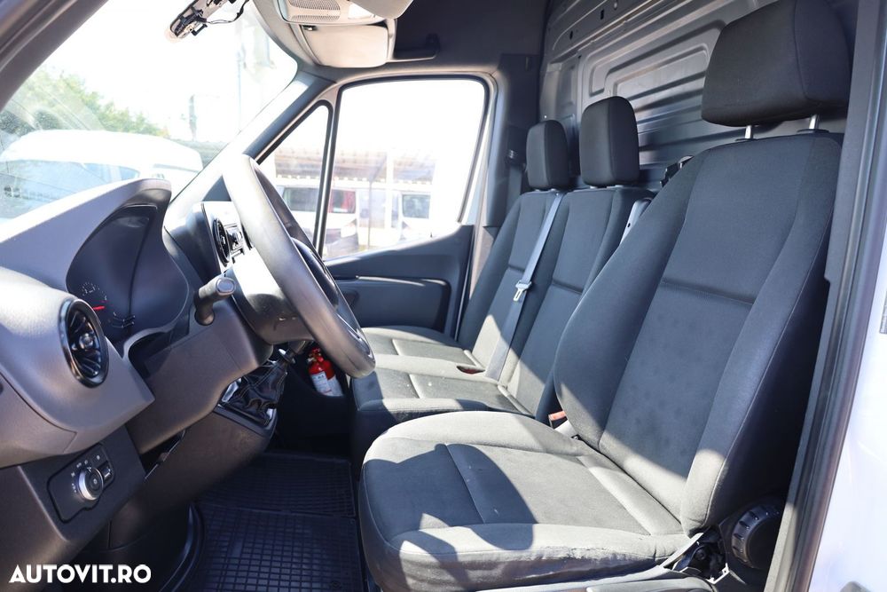 Mercedes-Benz Sprinter - 13