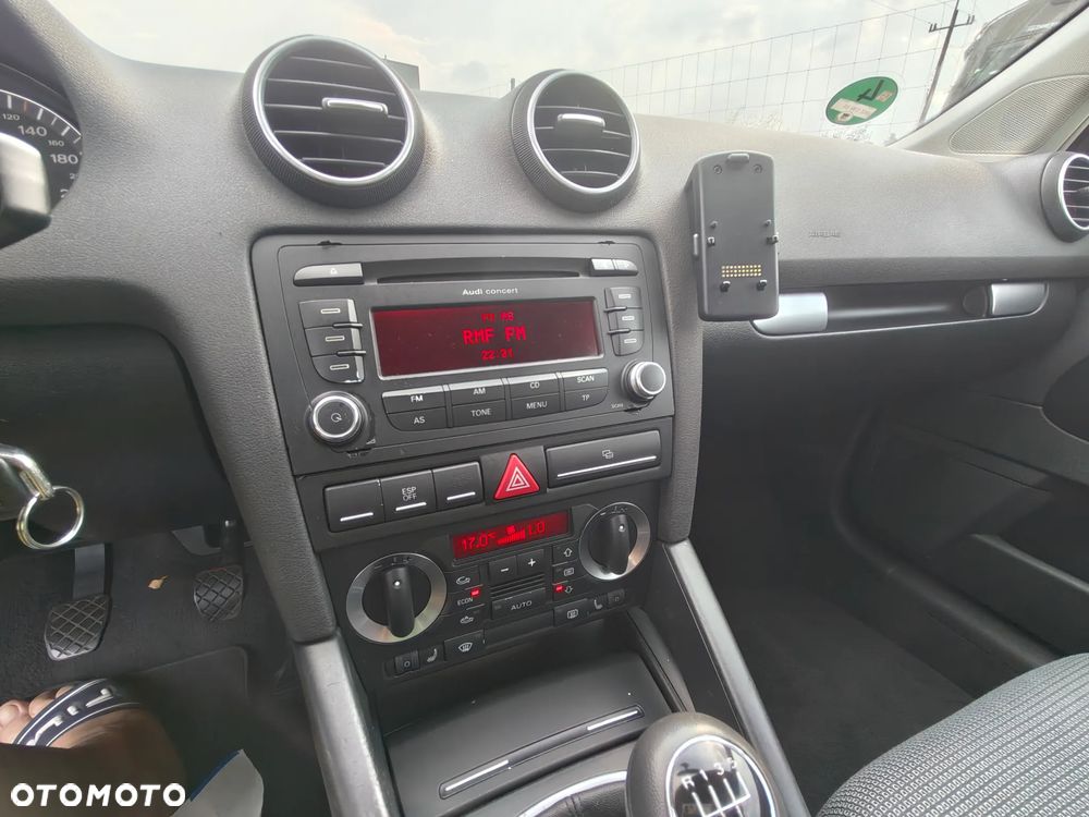 Audi A3 3-drzwiowe 1.6 Ambiente - 33