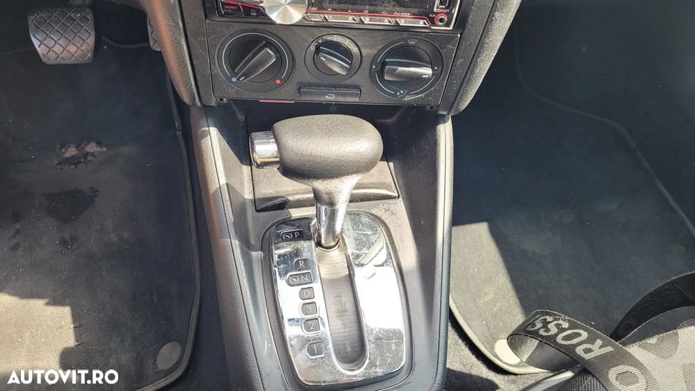 Volkswagen Bora Variant 1.6 Automatik Comfortline - 6