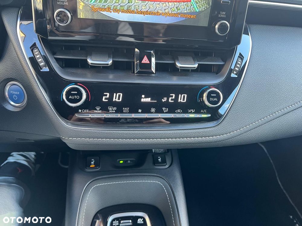 Toyota Corolla 2.0 Hybrid Executive - 30