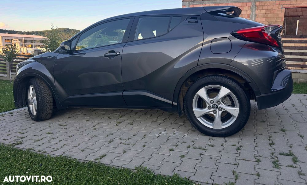 Toyota C-HR Business-Edition - 3