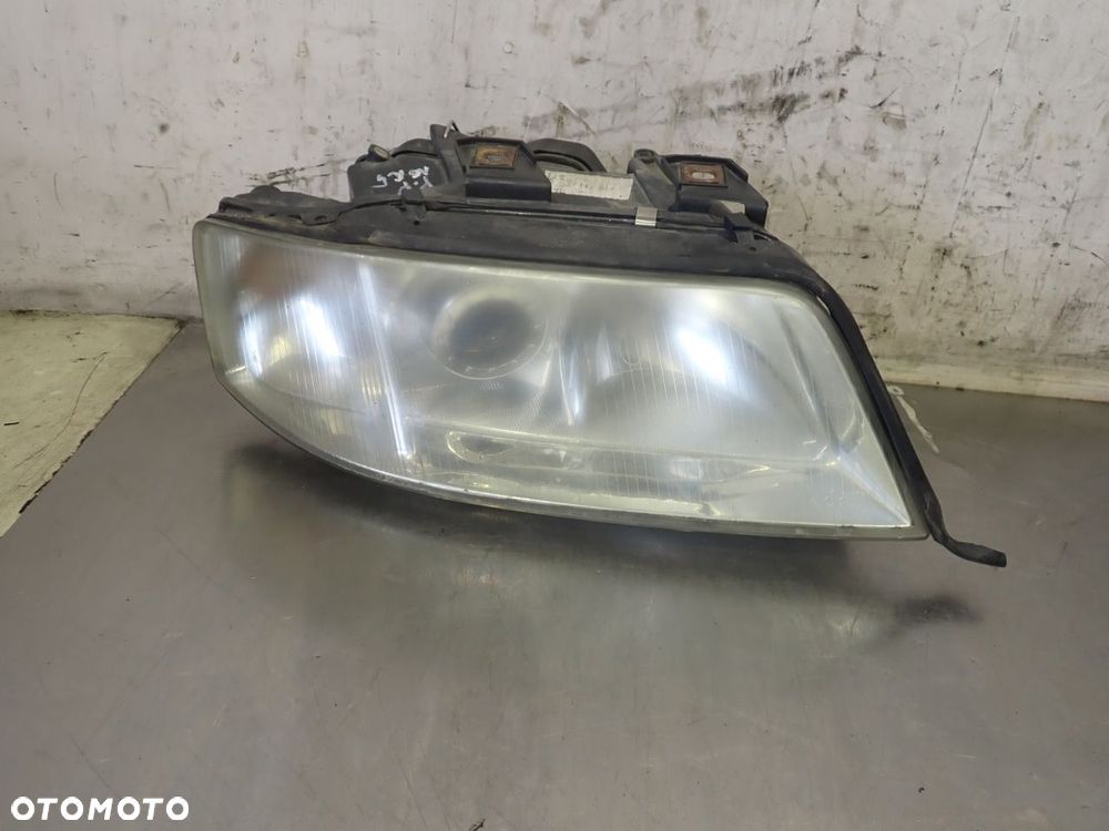 LAMPA PRAWA PRZEDNIA AUDI A6 C5 2.5 - 1