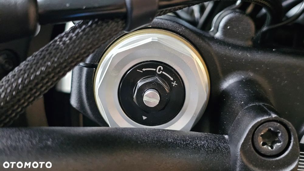 QJMOTOR SRT 300DX - 13