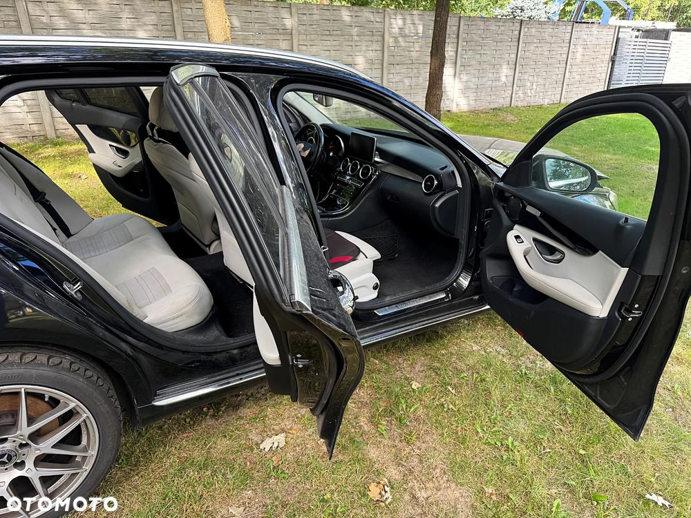 Mercedes-Benz Klasa C 220 d 4Matic 9G-TRONIC Avantgarde - 17