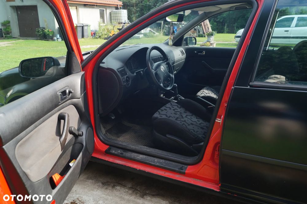 Volkswagen Golf - 10