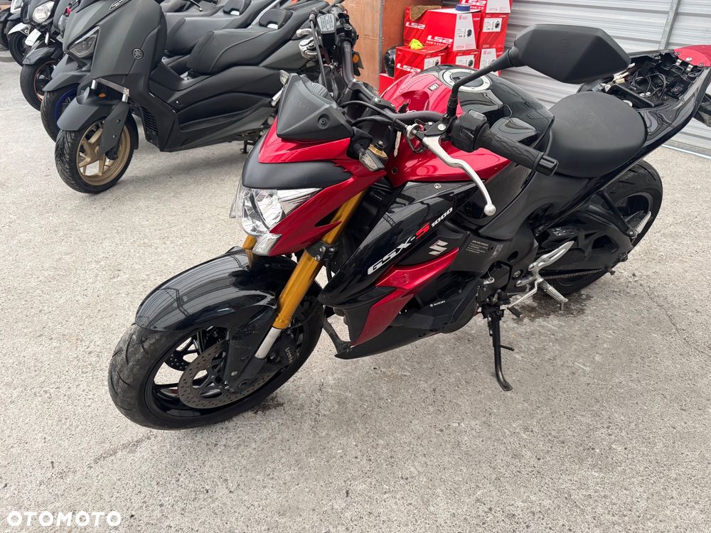 Suzuki GSX 1000 - 3
