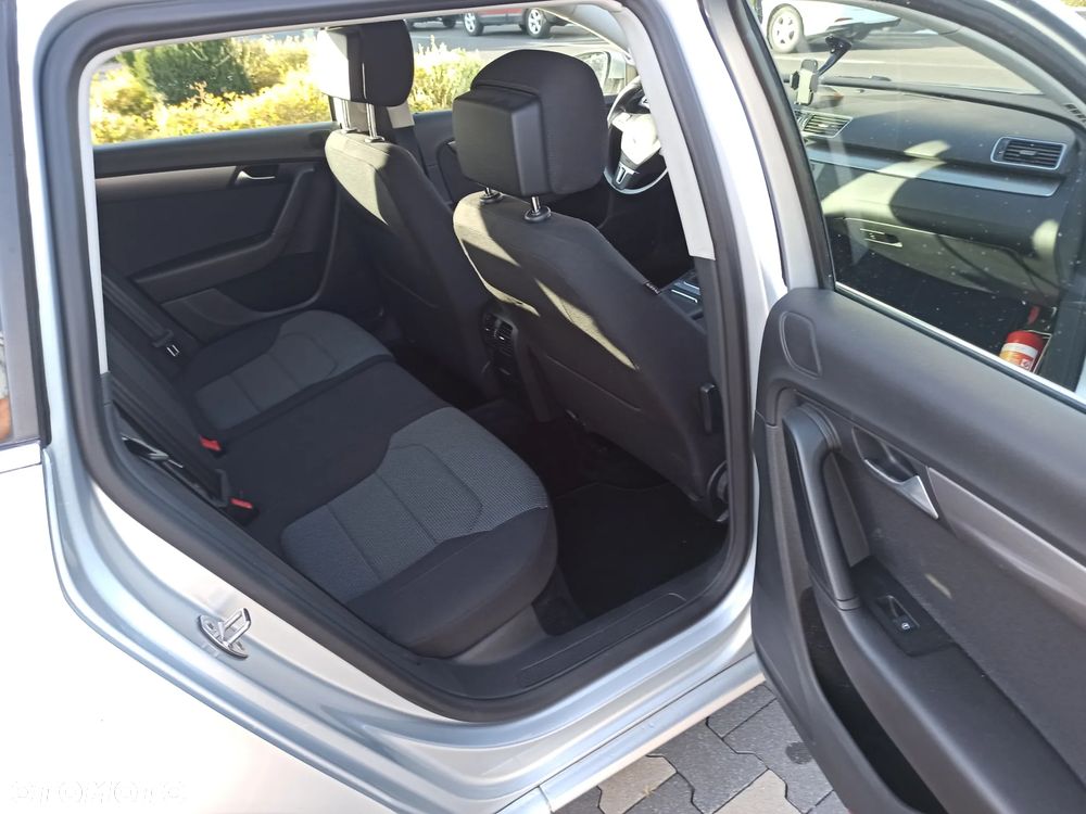 Volkswagen Passat 1.6 TDI Trendline - 5