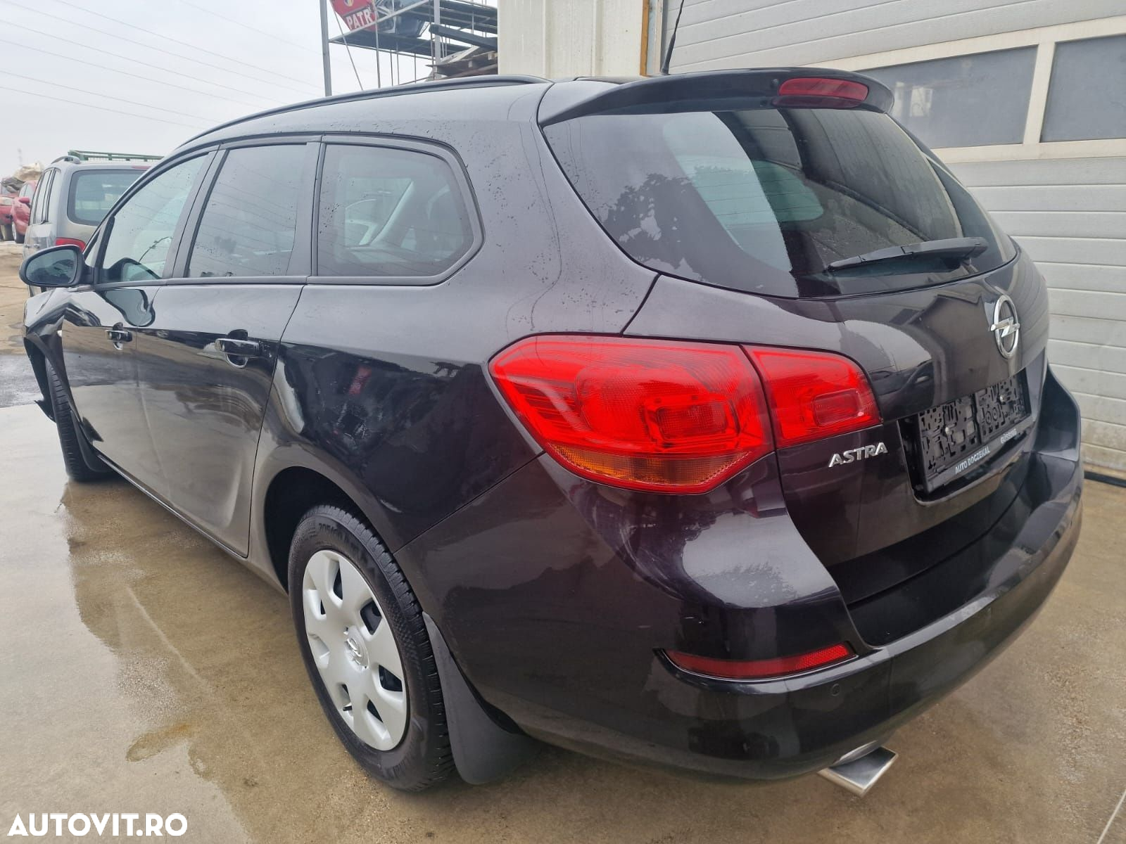 Dezmembram Opel Astra J 2012 1.4 Benzina A14NET - 3