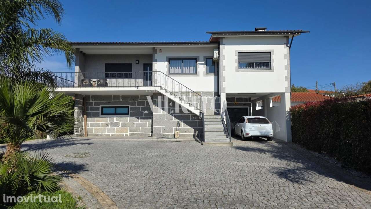 Moradia T3 com piscina e amplo terreno às portas da cidade de Barcelos - Grande imagem: 2/46