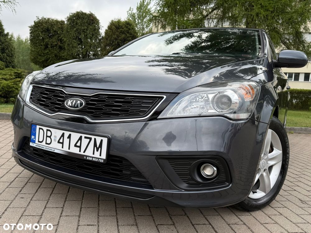 Kia Ceed 1.4 CVVT Dream-Team Edition - 18