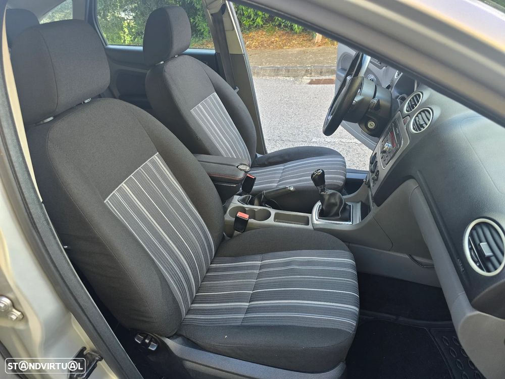Ford Focus 1.6 TDCi ECOnetic - 8