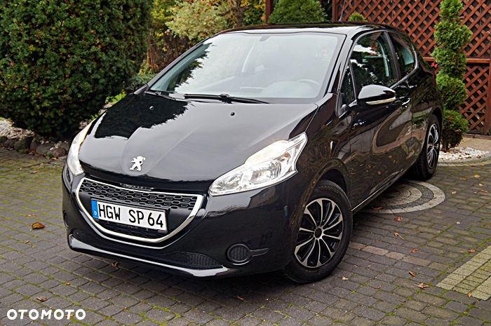 Peugeot 208 - 1