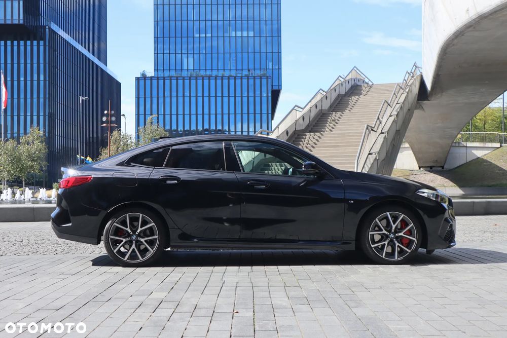 BMW Seria 2 218i M Sport - 9