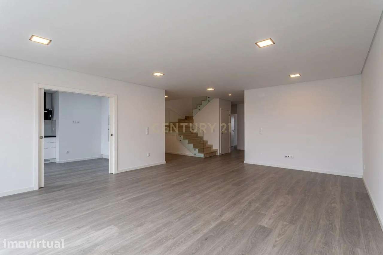 NOVO - Duplex T5 Alto dos Moinhos, Montijo - Grande imagem: 3/12