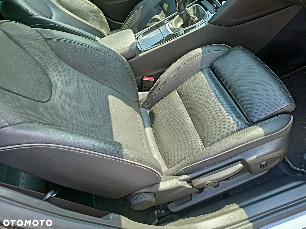 Opel Insignia - 25