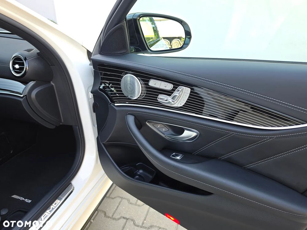 Mercedes-Benz Klasa E AMG 63 S 4-Matic+ - 14