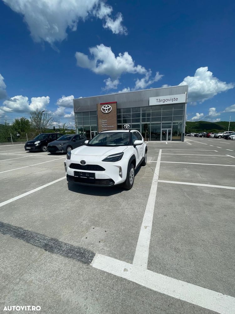 Toyota Yaris 1.5 VVT-i HSD Active - 1
