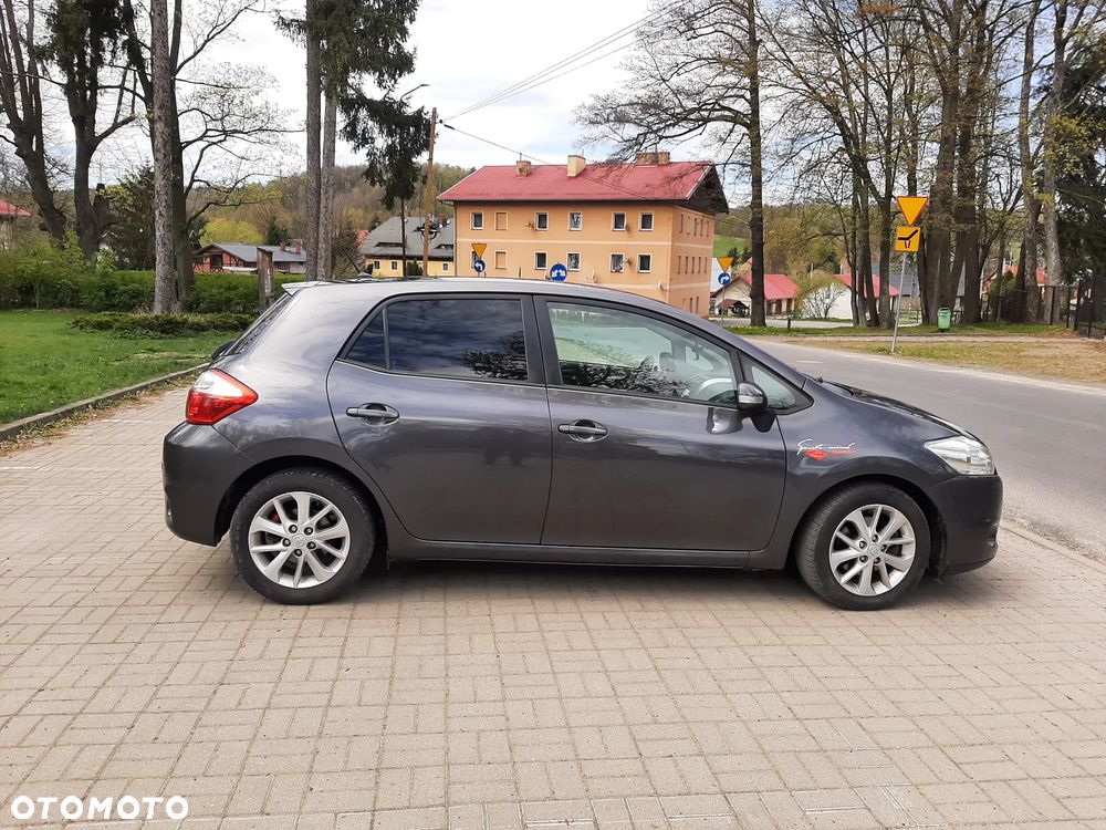 Toyota Auris 2.0 D-4D Travel - 1