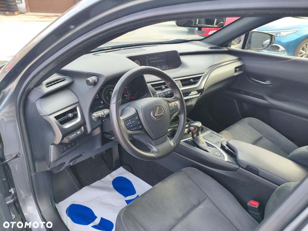 Lexus UX 250h GPF Business AWD - 12