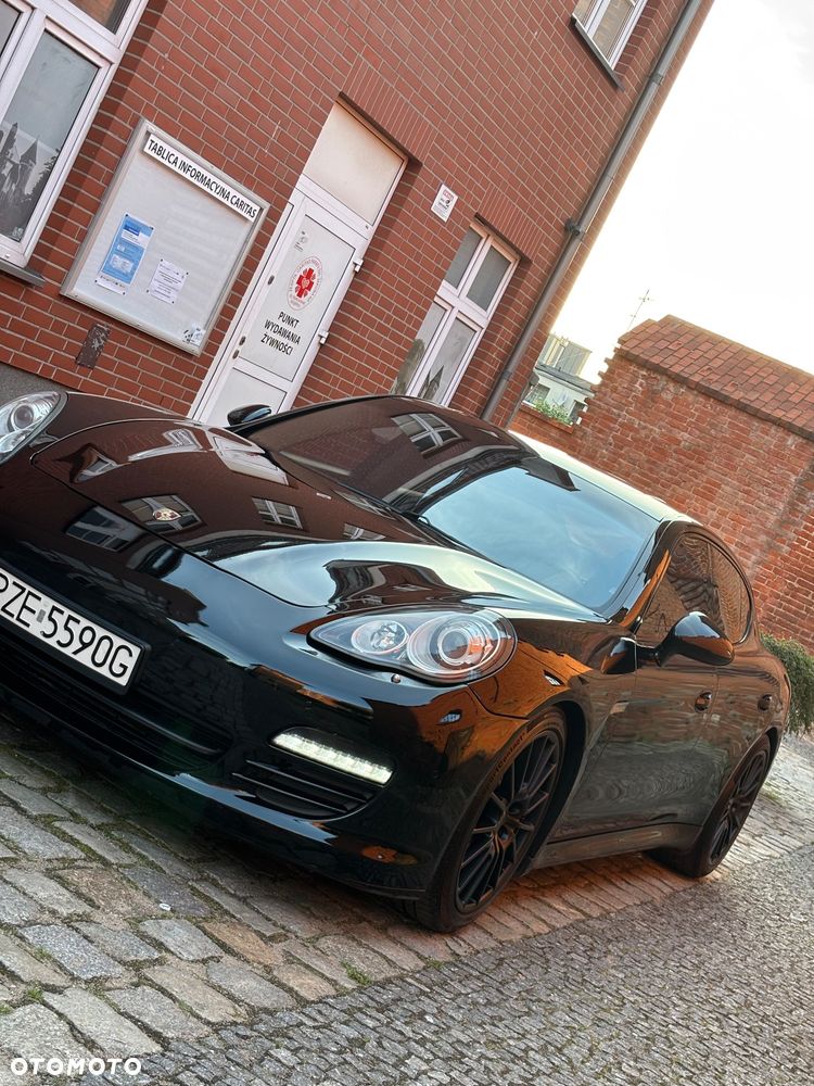 Porsche Panamera 4S - 11