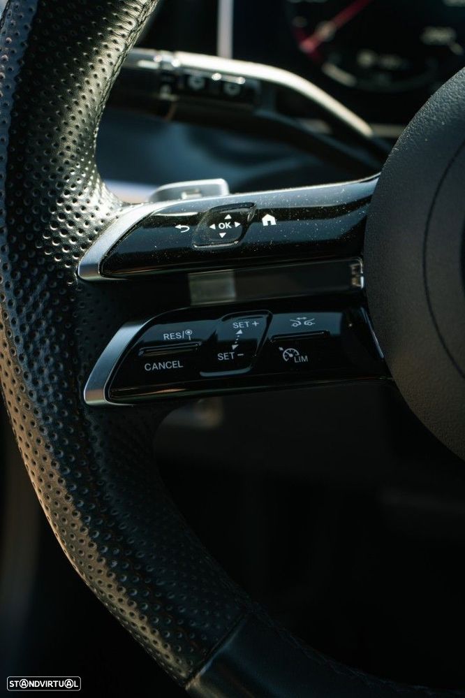 Mercedes-Benz C 300 e AMG Line - 18