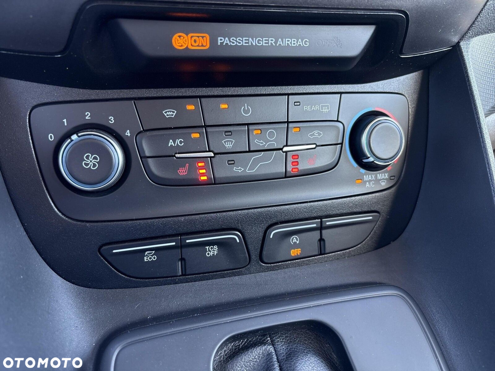 Ford Transit Connect - 22