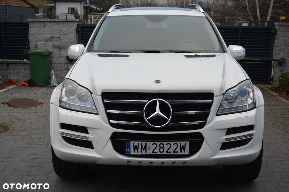 Mercedes-Benz GL 500 4Matic 7G-TRONIC - 35