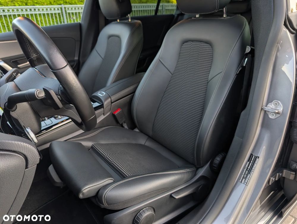 Mercedes-Benz CLA 200 d Progressive 8G-DCT - 21