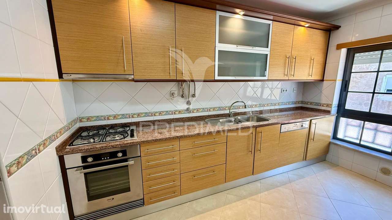 Apartamento T2, parqueamento, e arrecadação, Lavradio, Barre - Grande imagem: 2/39