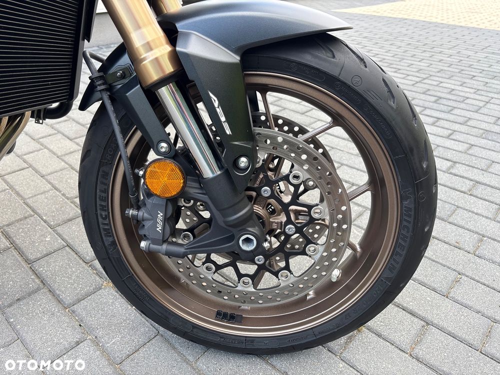 Honda CB - 27