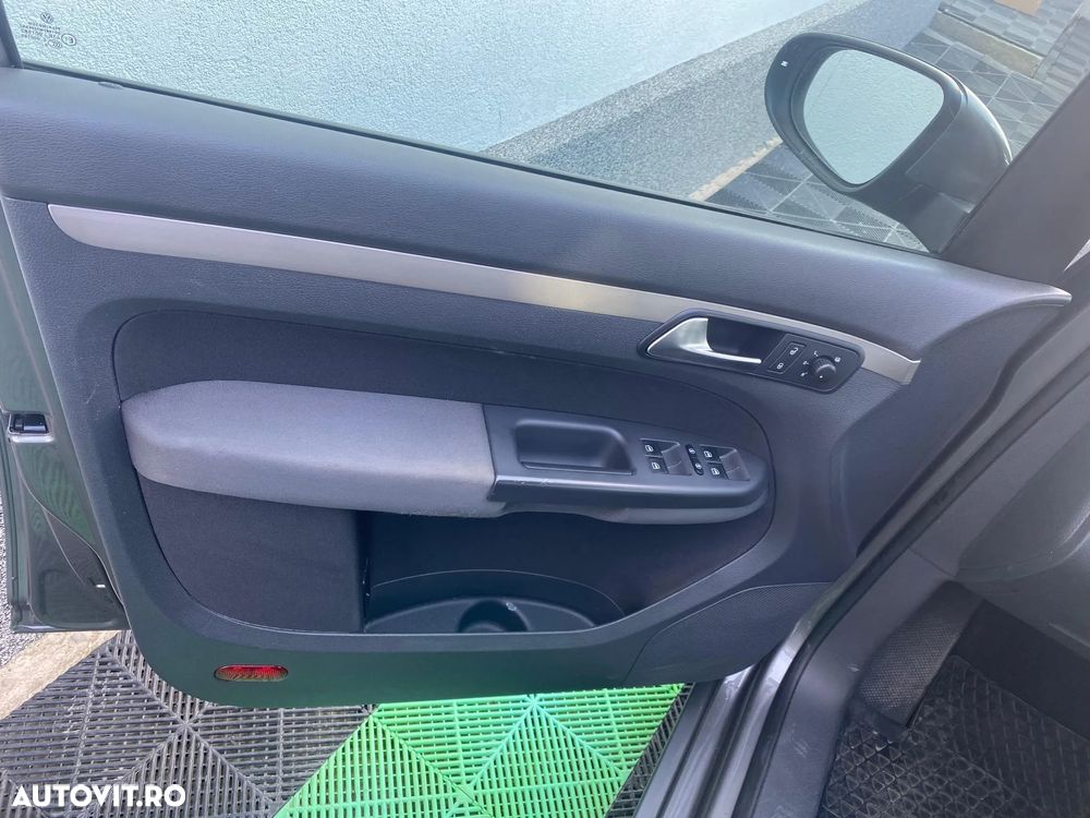 Volkswagen Touran - 19