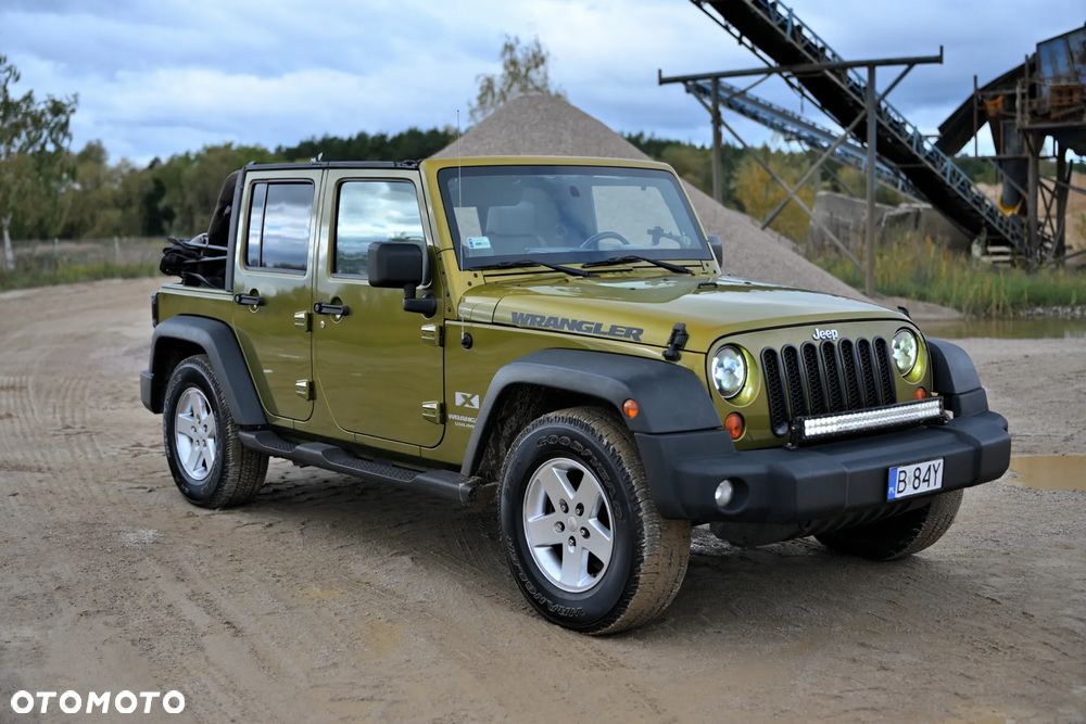 Jeep Wrangler Unlimited 3.8 Sahara - 31